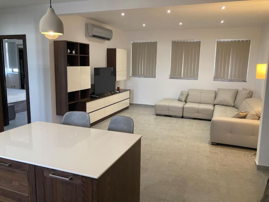 Elegant Maisonette In Malta By Assetflow Pro Apartamento Marsaskala Exterior foto